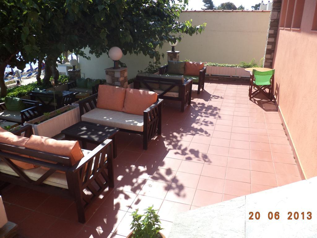 Polychrono Beach Hotel Bagian luar foto